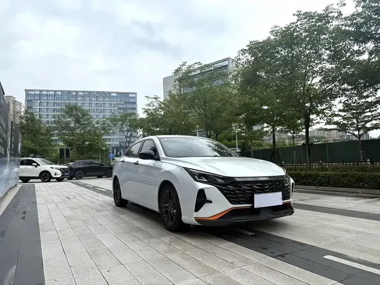 Dongfeng Yixuan 1.5 L Auto Glory