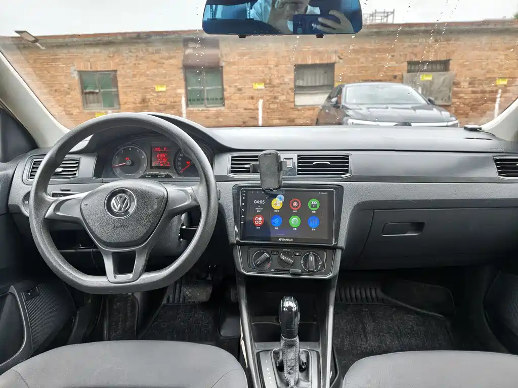 Santana 1.6 L Auto Style