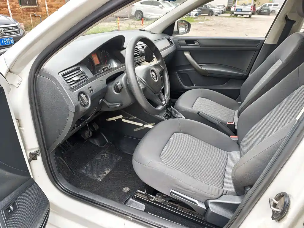 Santana 1.6 L Auto Style