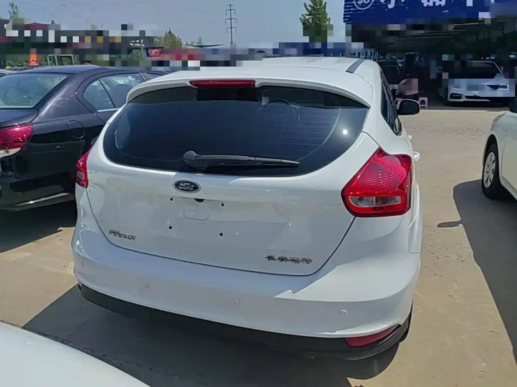 Focus Hatchback 1.6 L Auto Comfort Smart Travel