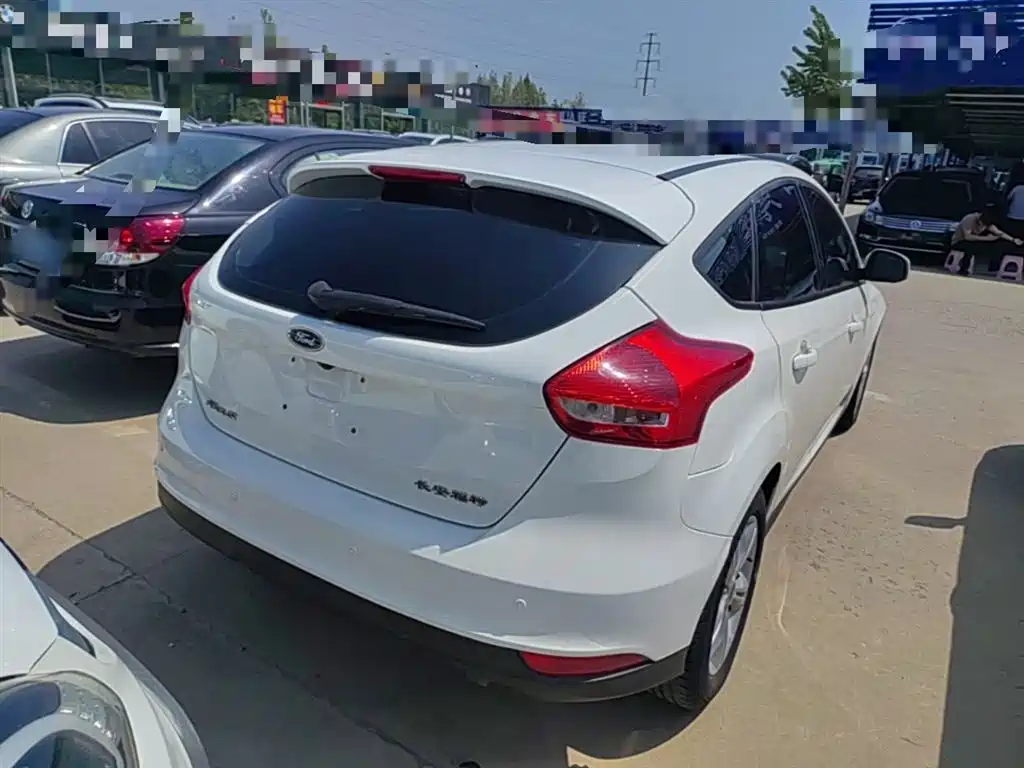Focus Hatchback 1.6 L Auto Comfort Smart Travel