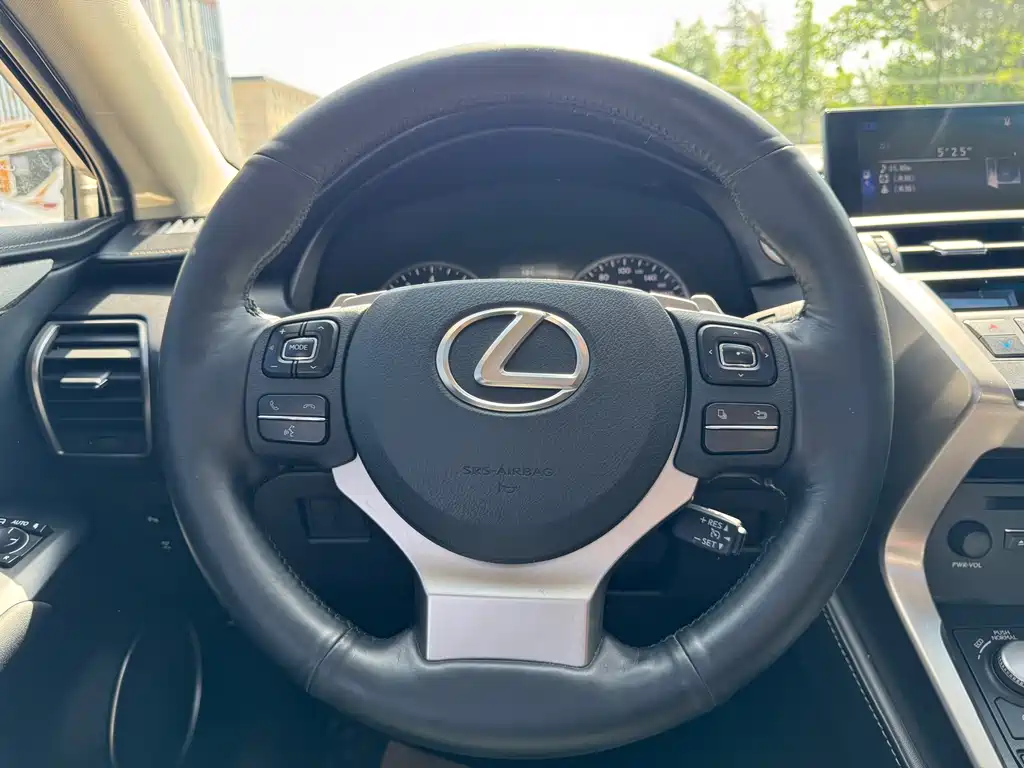 Lexus NX 200 t AWD Sharp Style