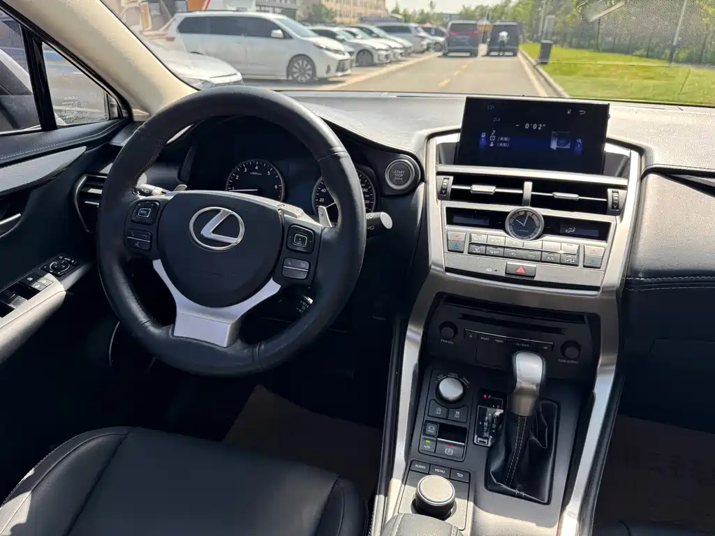 Lexus NX 200 t AWD Sharp Style