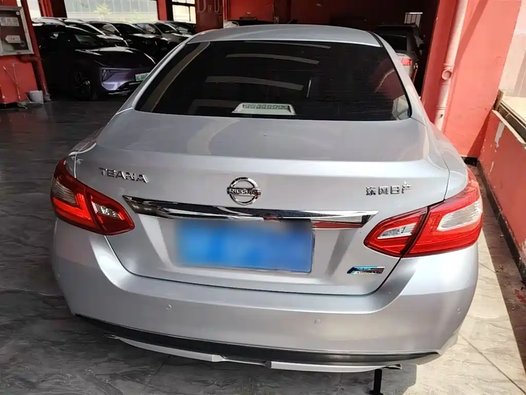 Teana 2.0 L XL-Upper Smart Style