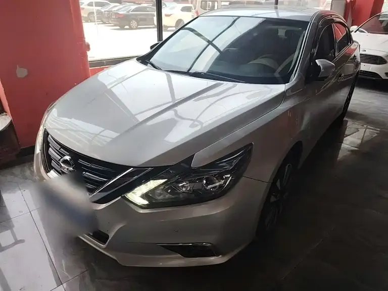 Nissan Teana 2.0 L XL-Upper Smart Style