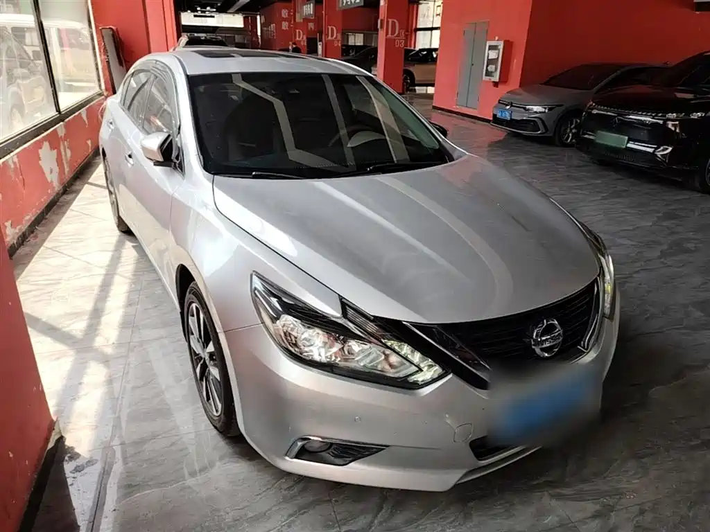 Teana 2.0 L XL-Upper Smart Style