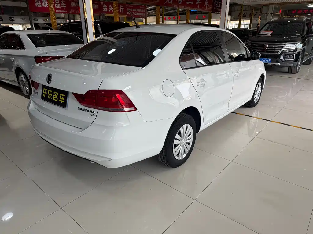 Santana 1.6 L Auto Style