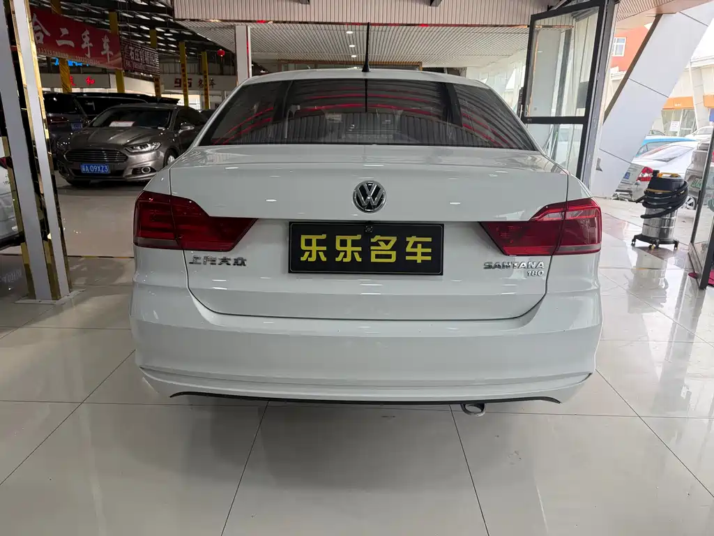 Santana 1.6 L Auto Style