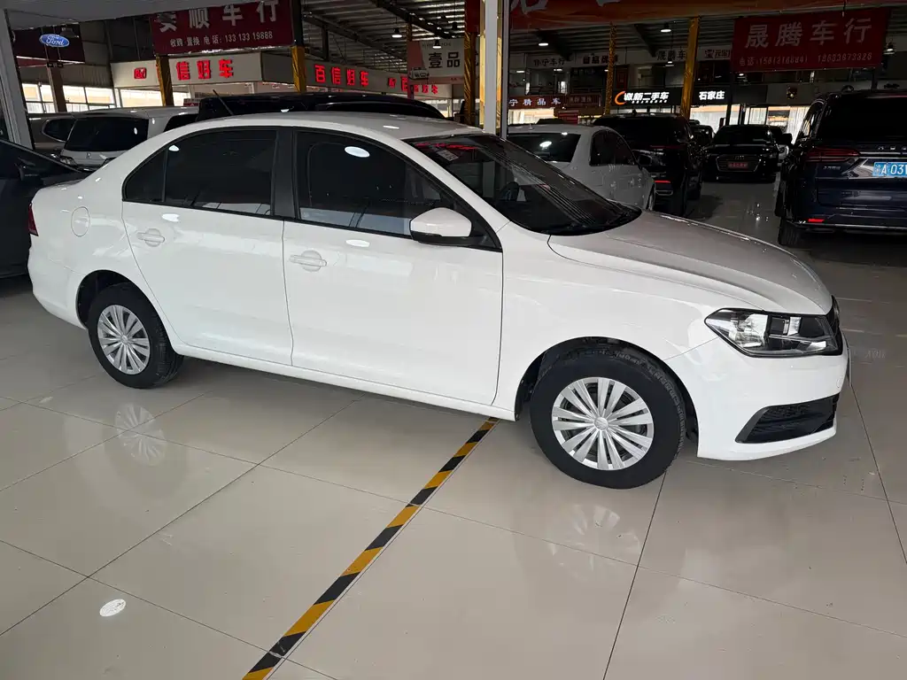 Santana 1.6 L Auto Style