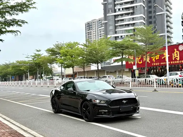 Ford Mustang 2.3 T Performance