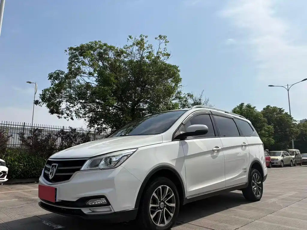 Baojun 730 1.5 T Manual Fashion 7-seat CN-VI