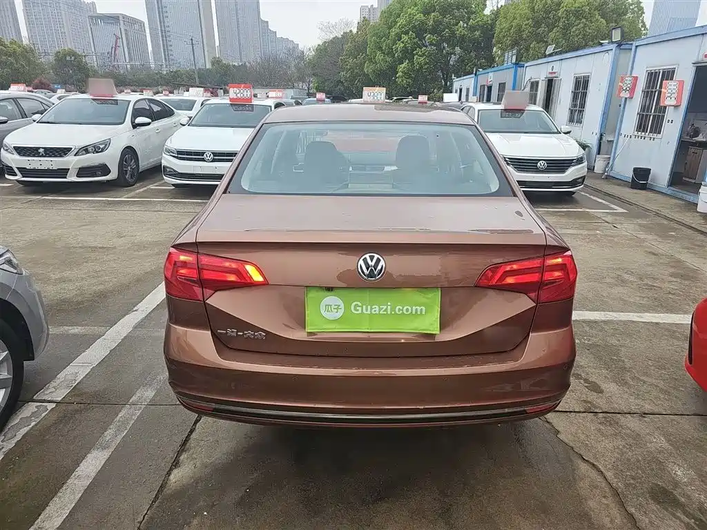 Bora 1.5 L Auto Comfort