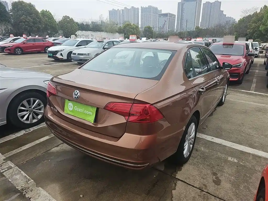 Bora 1.5 L Auto Comfort