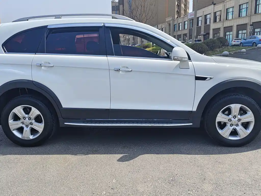 Captiva 2.4 L 2 WD Luxury 7-seat