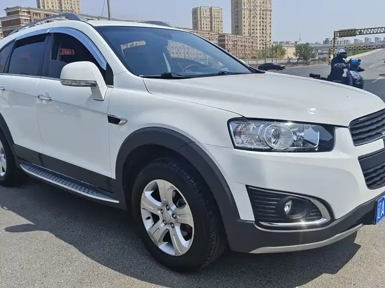 Chevrolet Captiva 2.4 L 2 WD Luxury 7-seat