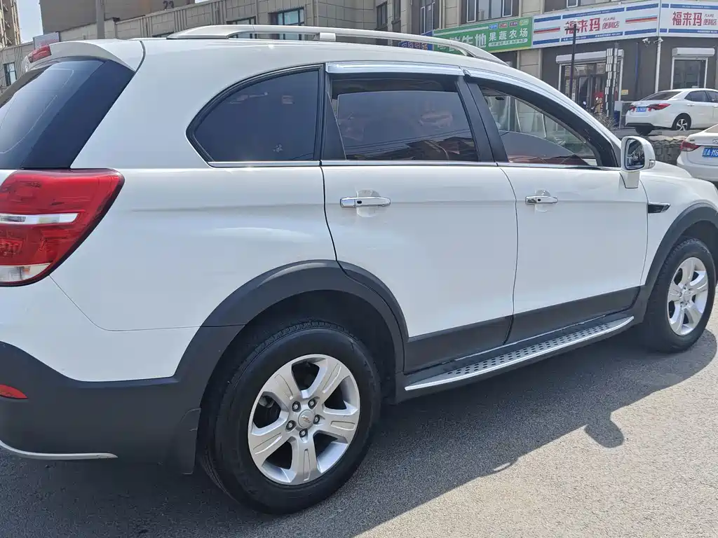 Captiva 2.4 L 2 WD Luxury 7-seat