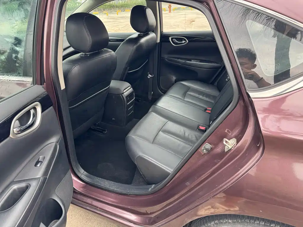 Sylphy 1.6 XV CVT Connected Premium CN-VI