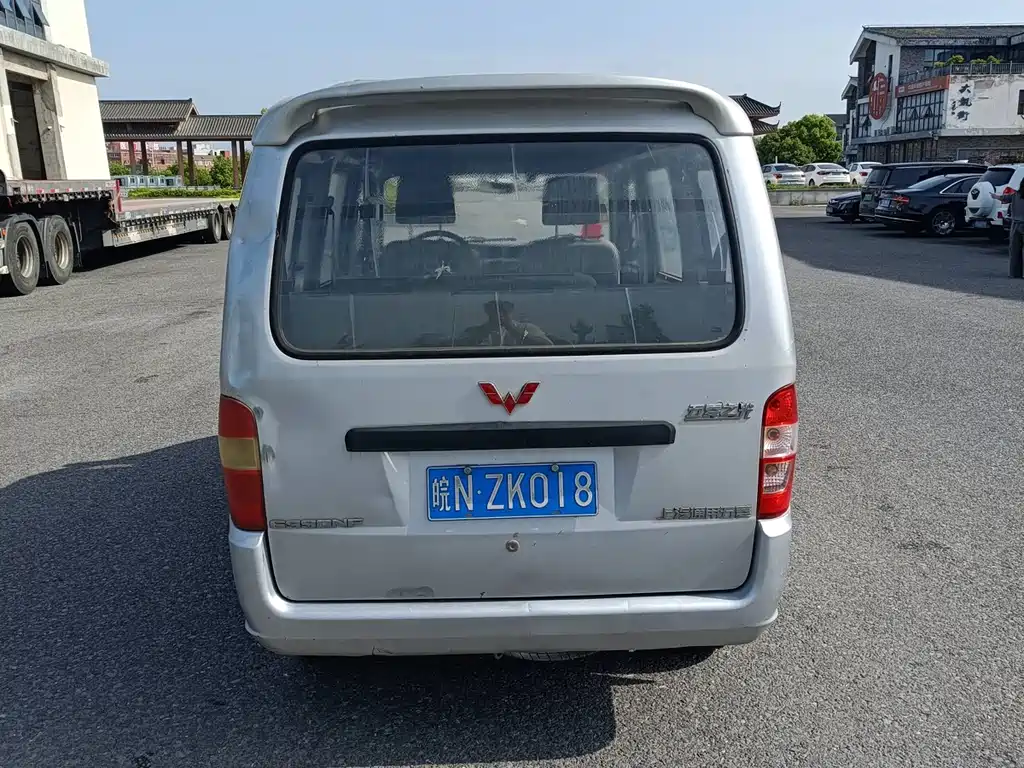 Wuling Zhiguang 五菱之光 2010款 1.0 L基本型