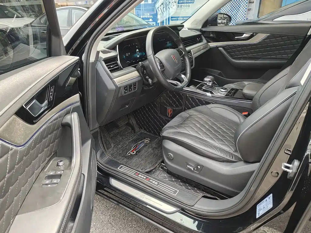 Hongqi HS5 2.0 T Connected Flagship Enjoyment