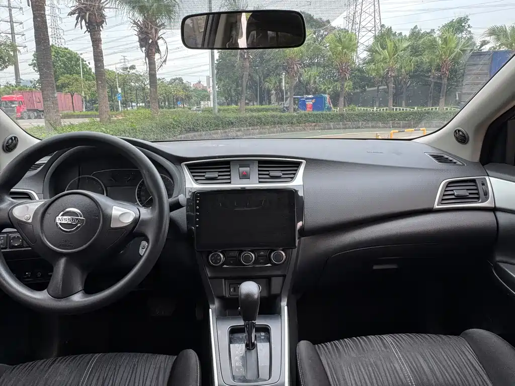 Sylphy Classic 1.6 XE CVT Comfort