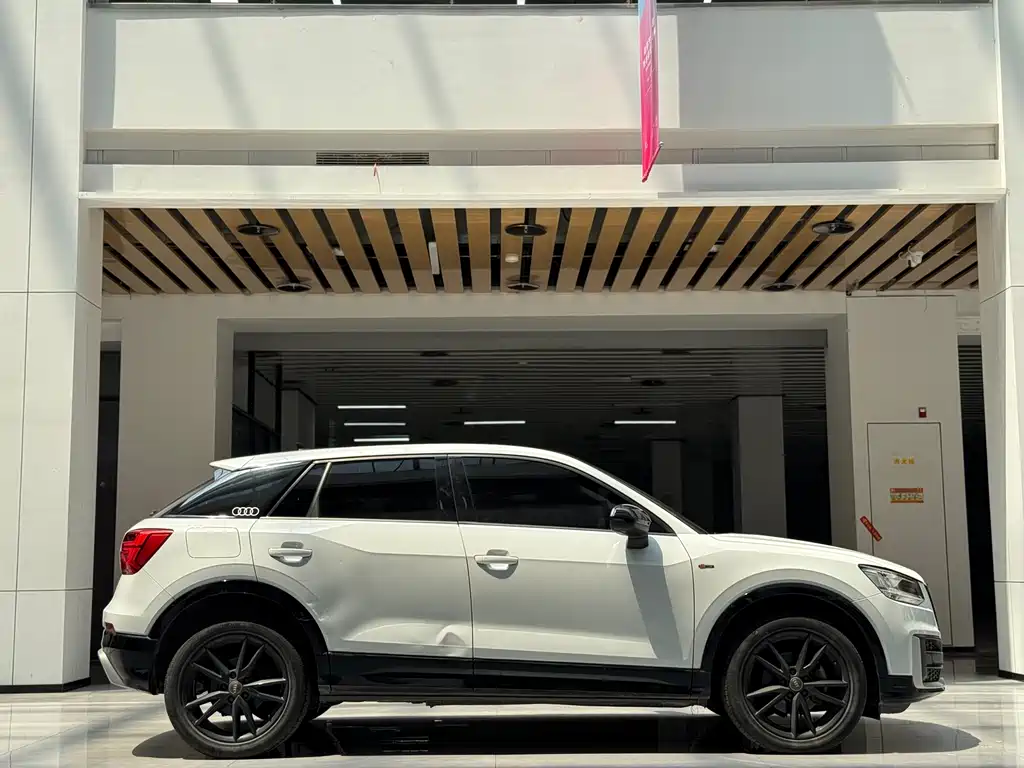 Audi Q2 L 35 TFSI Progressive Dynamic