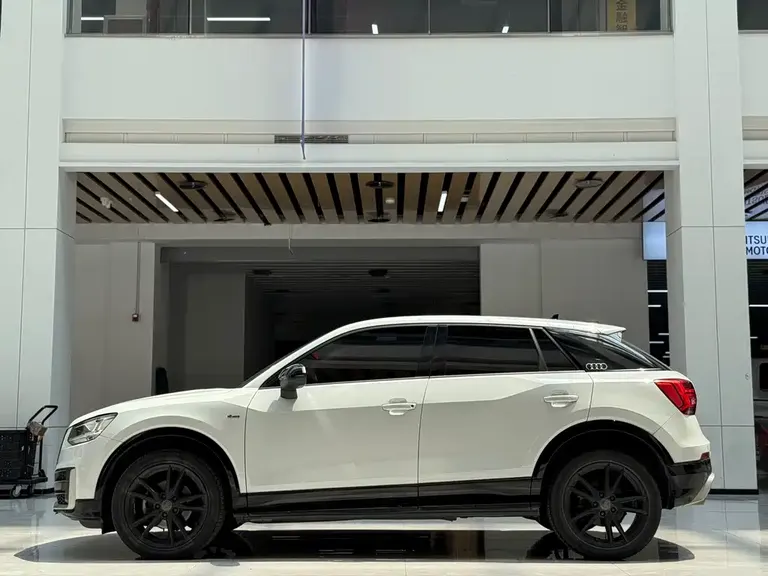 Audi Q2 L 35 TFSI Progressive Dynamic