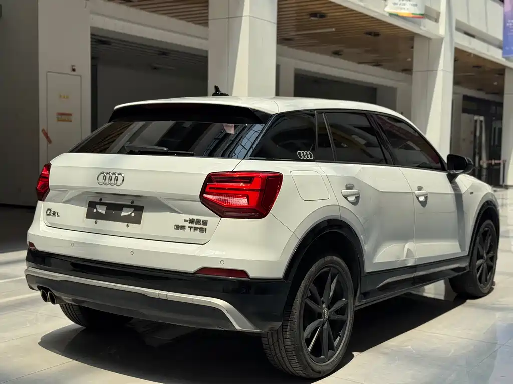 Audi Q2 L 35 TFSI Progressive Dynamic