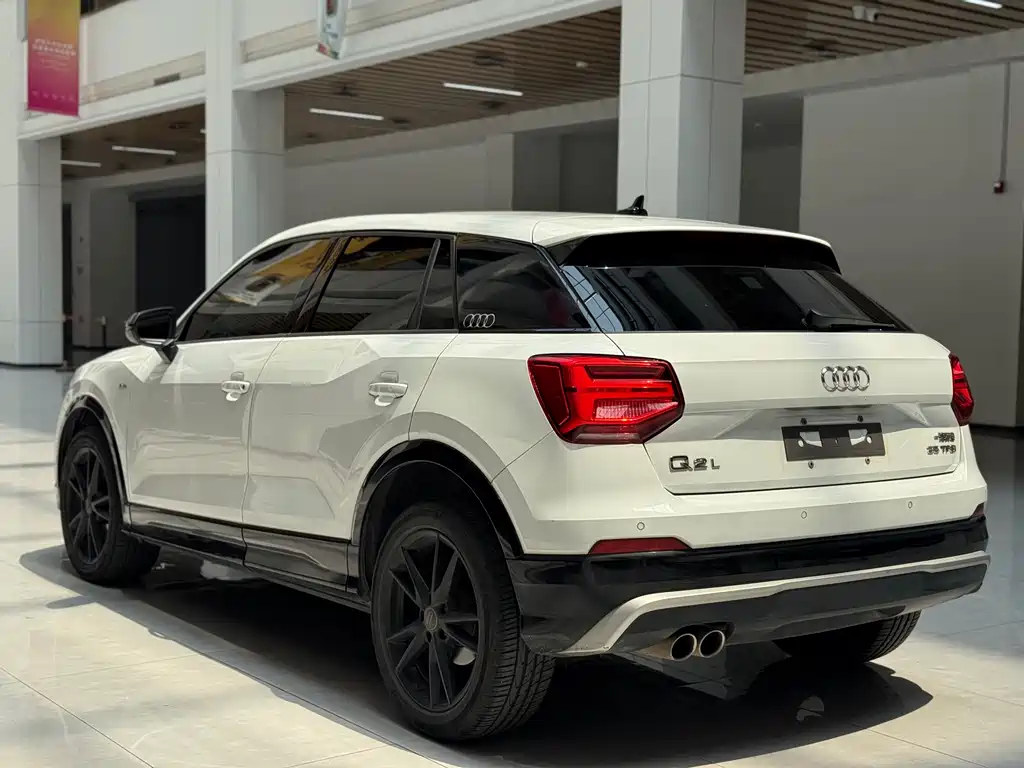 Audi Q2 L 35 TFSI Progressive Dynamic