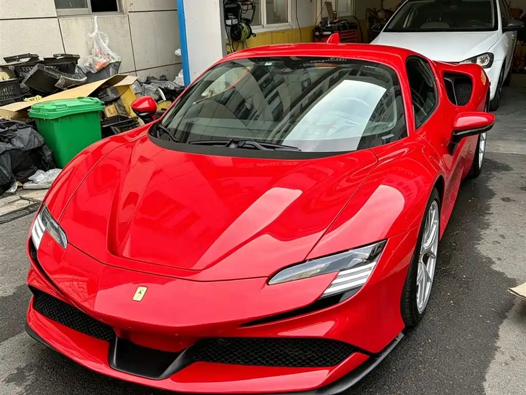 SF90 3.9 T V8 Stradale