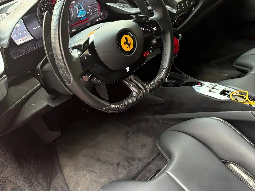 SF90 3.9 T V8 Stradale