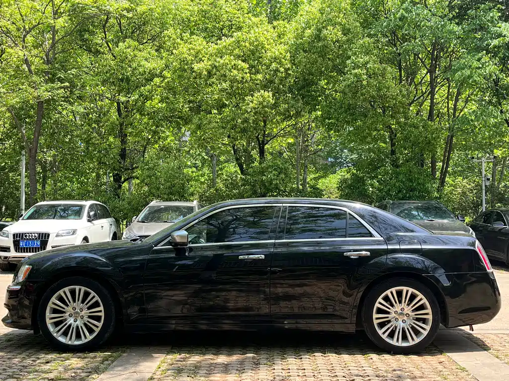 Chrysler 300 C (Import) 3.6 L Supreme Comfort