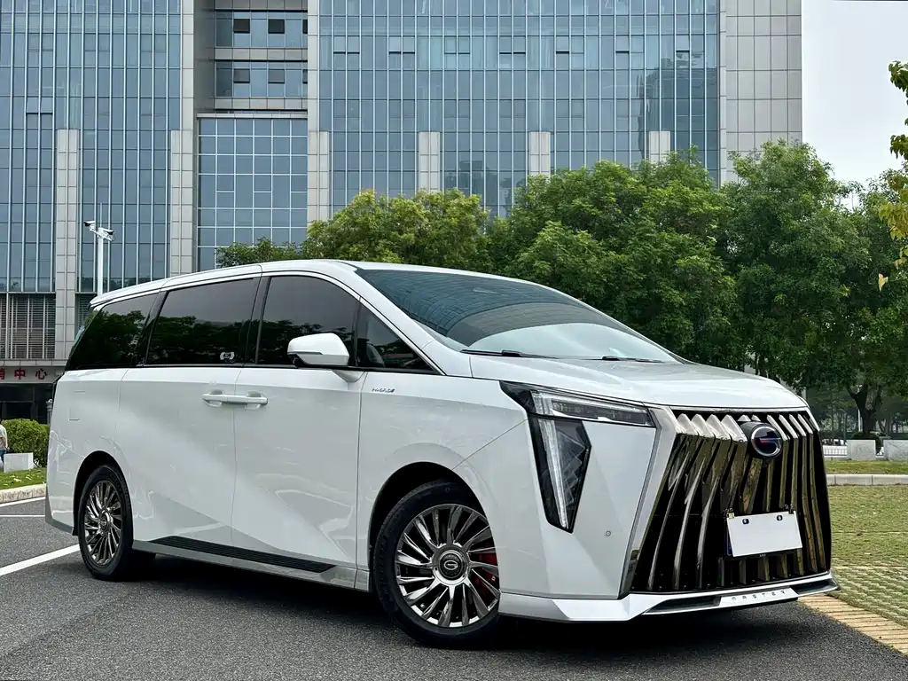 GAC Trumpchi M8 Grandmaster Series Dual Engine Royal