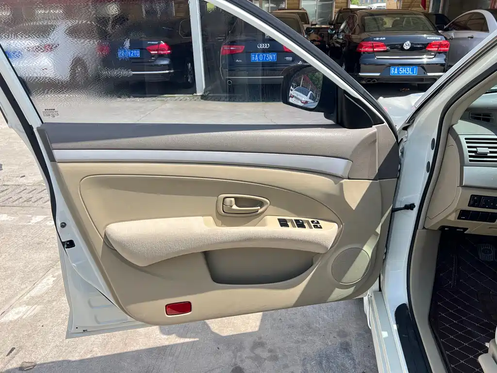 Sylphy Classic 1.6 XE Manual Comfort
