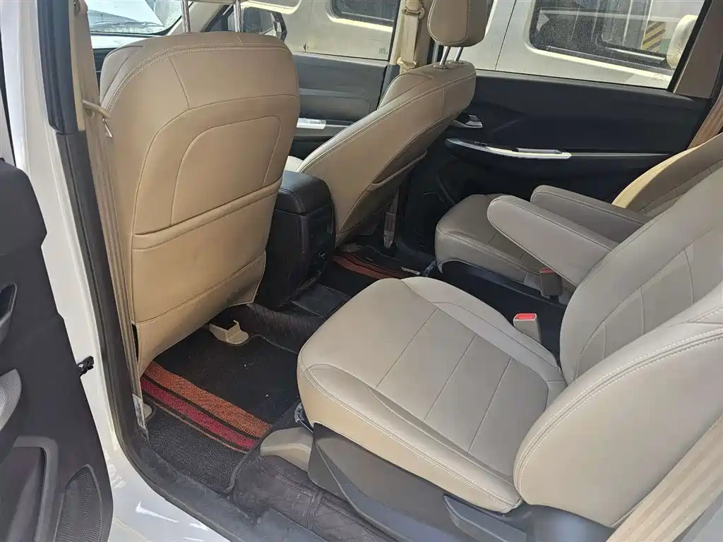 Wuling Hongguang Facelift 1.5 L S Comfort Electric Assist LAR
