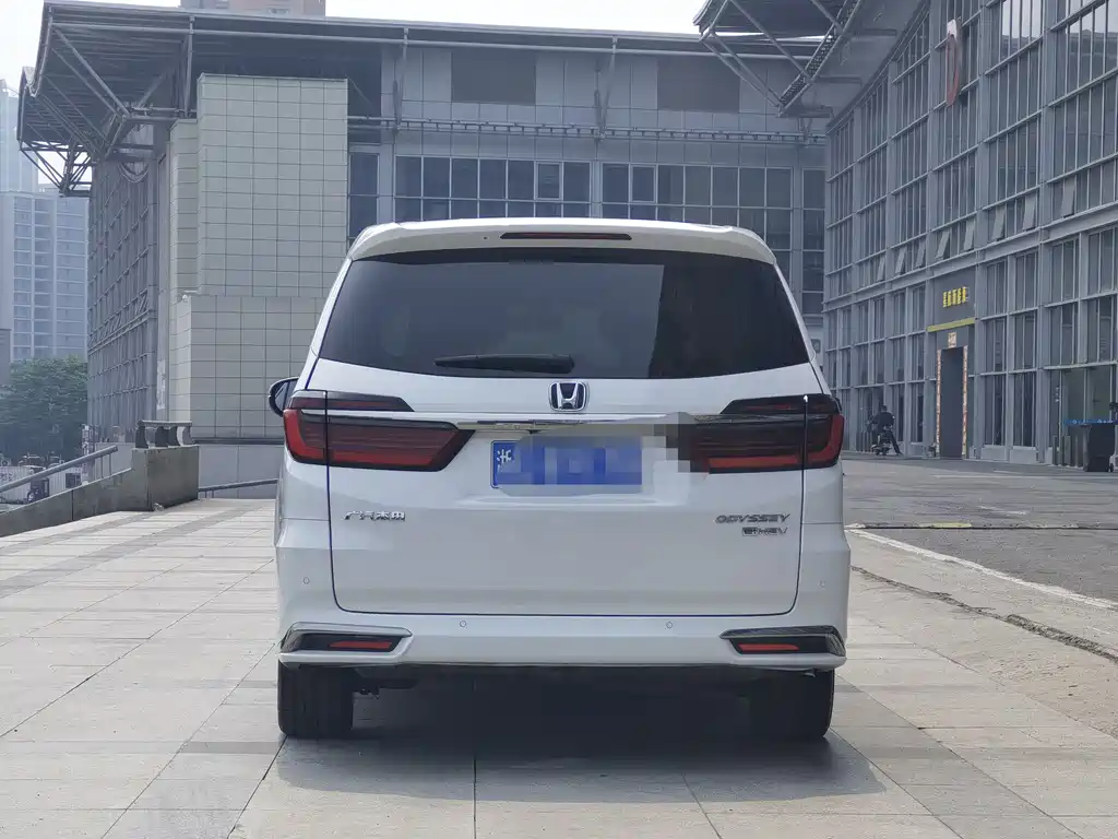 Odyssey 2.0 L e:HEV Sharp· Shine Enjoyment