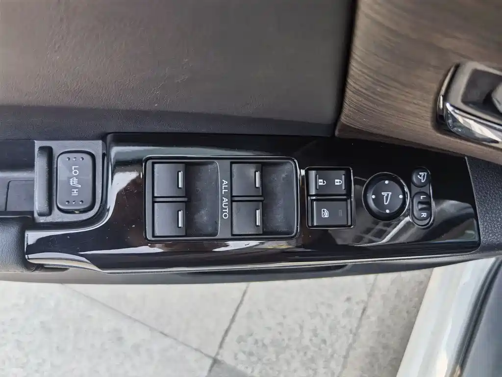 Odyssey 2.0 L e:HEV Sharp· Shine Enjoyment