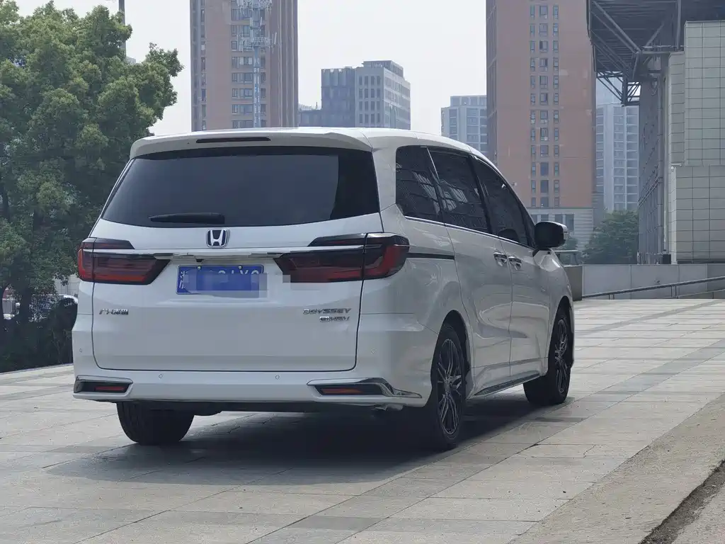 Odyssey 2.0 L e:HEV Sharp· Shine Enjoyment