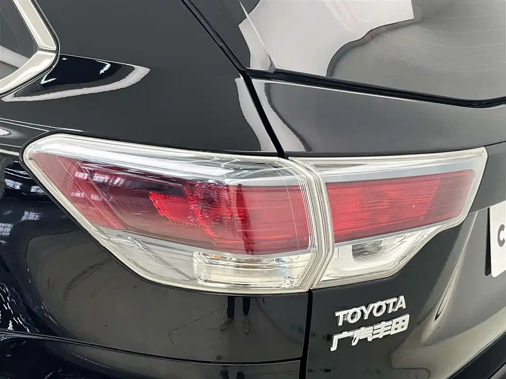 Highlander 2.0 T 4 WD Luxury 7-seat