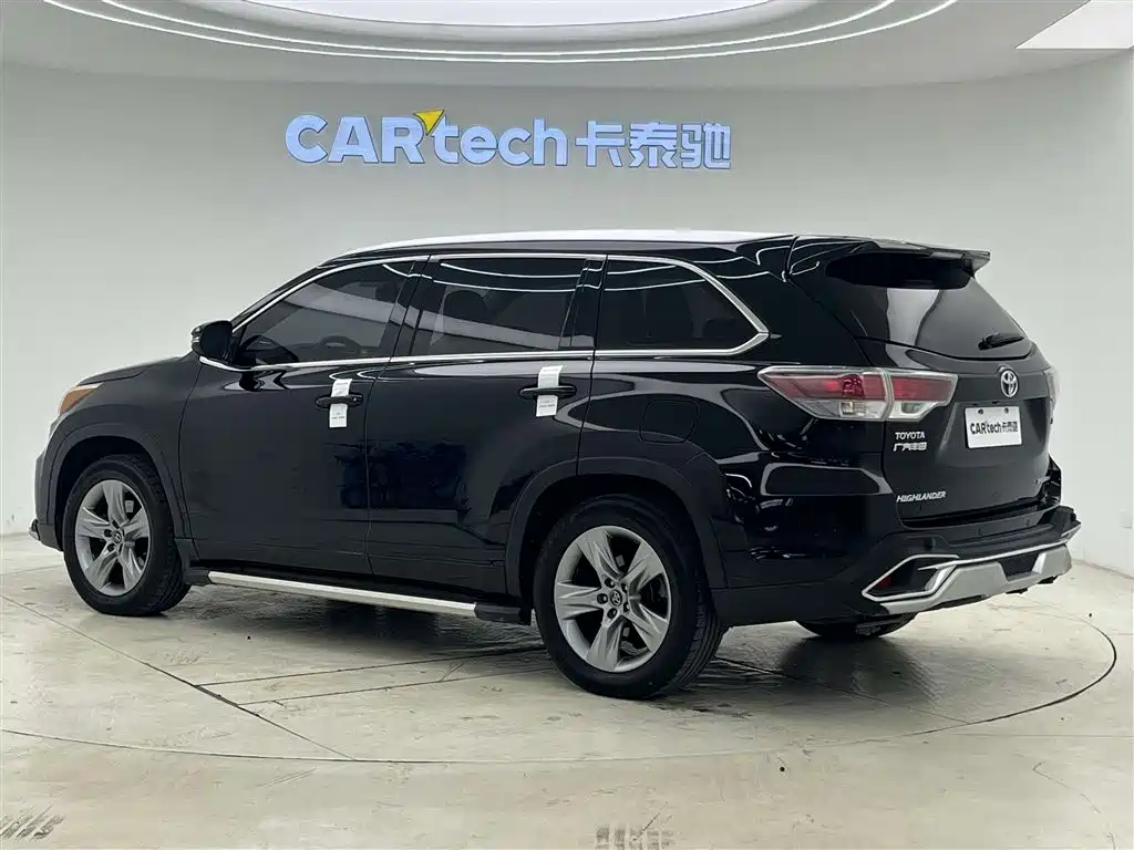 Highlander 2.0 T 4 WD Luxury 7-seat