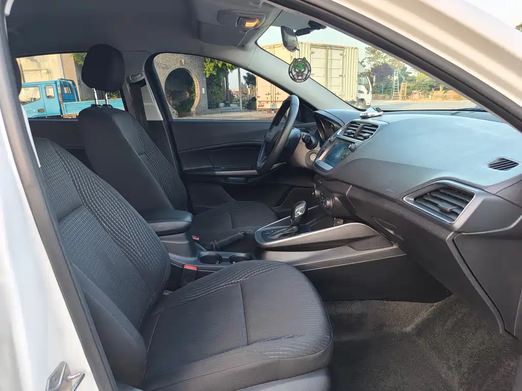 Escort Facelift 1.5 L Auto Quality Enjoyment( ) CN-VI