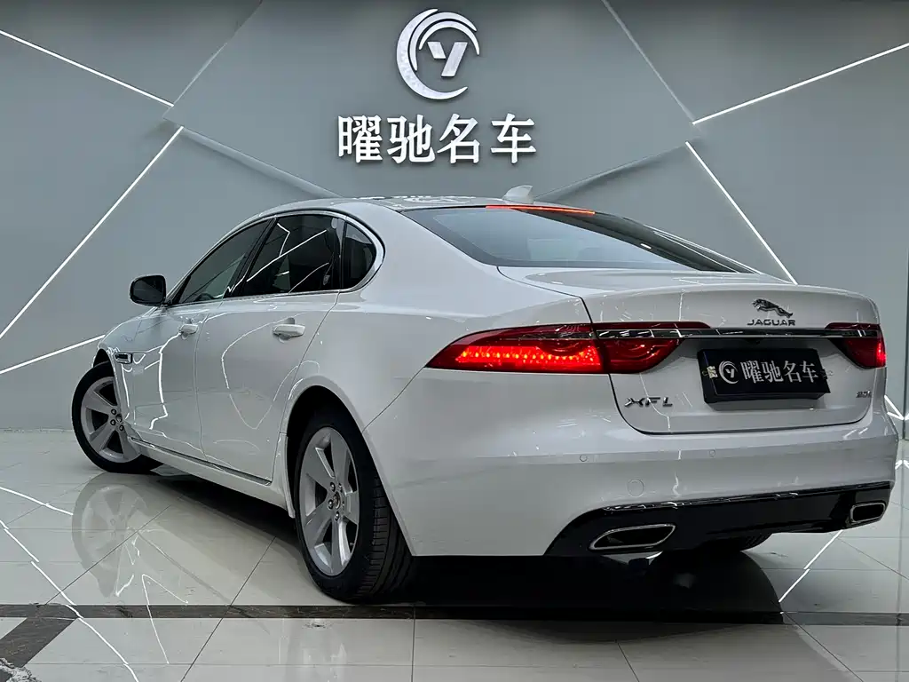 Jaguar XFL XFL 2.0 T 200 PS 2 WD Elite
