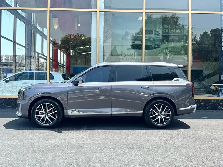 GAC Trumpchi GS8 Dual Engine Series 2.0 TM 2 WD Distinguished (6-seat)