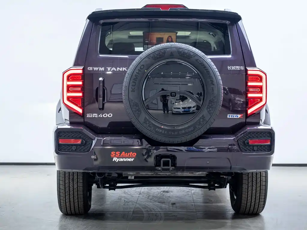 Tank 400 NEV Hi4-Z Smart Enjoyment