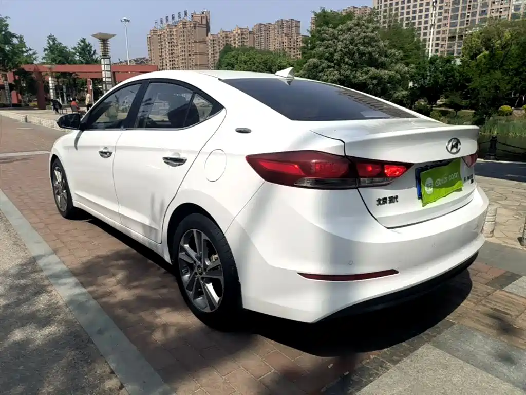 Elantra 1.6 L Auto 15 Anniversary Special Edition
