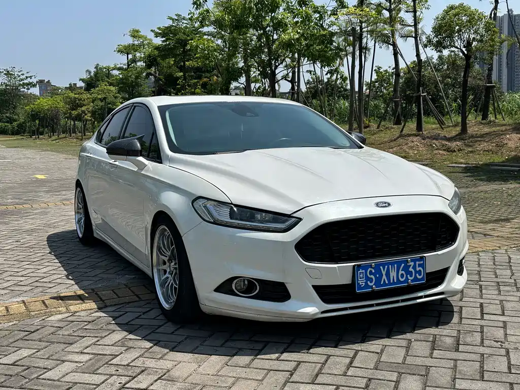 Mondeo 2.0 L GTDi240 Luxury Sport