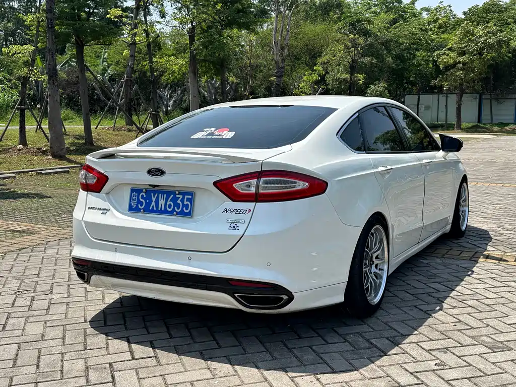Mondeo 2.0 L GTDi240 Luxury Sport