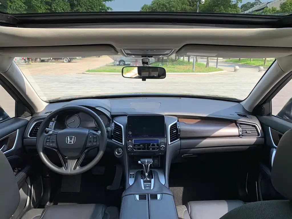 Avancier 240 TURBO 2 WD Luxury