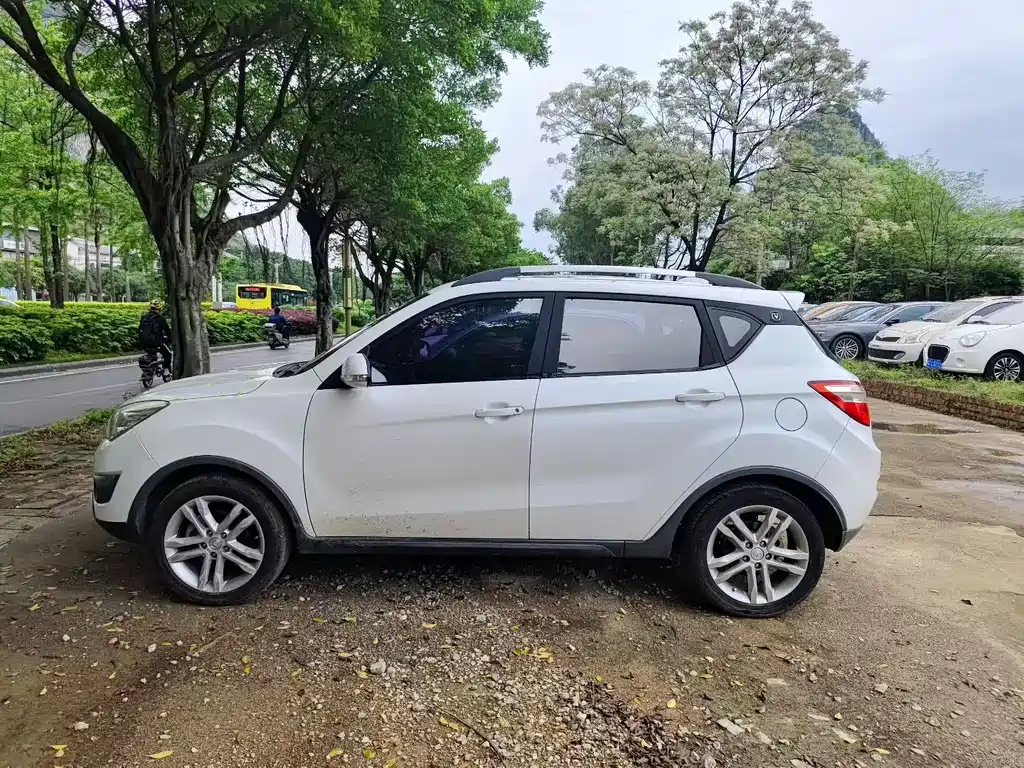 Changan CS35 1.6 L Manual Luxury CN-V