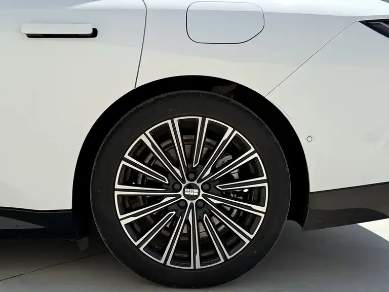 Geely Galaxy Xingyao 8 130 km EM-P Starship