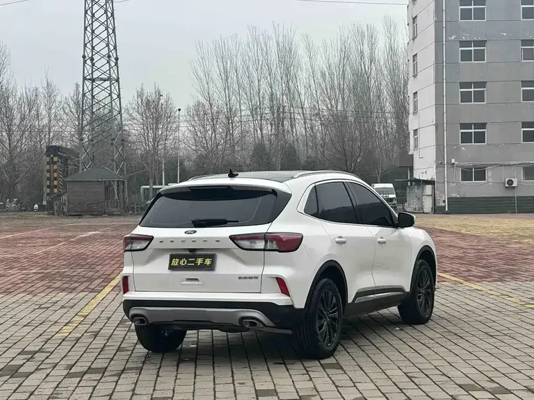 Ford Escape EcoBoost 245 4 WD Shine Enjoyment